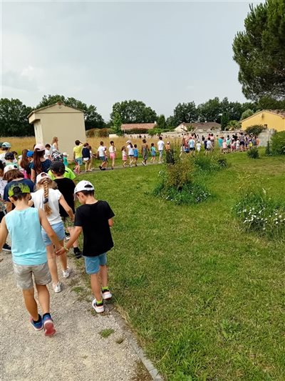 Passage de flambeau pour l'Aire Terrestre Educative d'Orgueil
